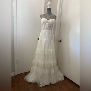 Brand New David’s Bridal Wedding Dress Size 12